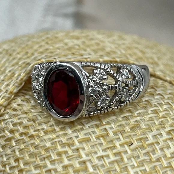 Vintage 925 Sterling Silver Red Oval Ring - Size 6, 4.1g - Picture 15 of 17